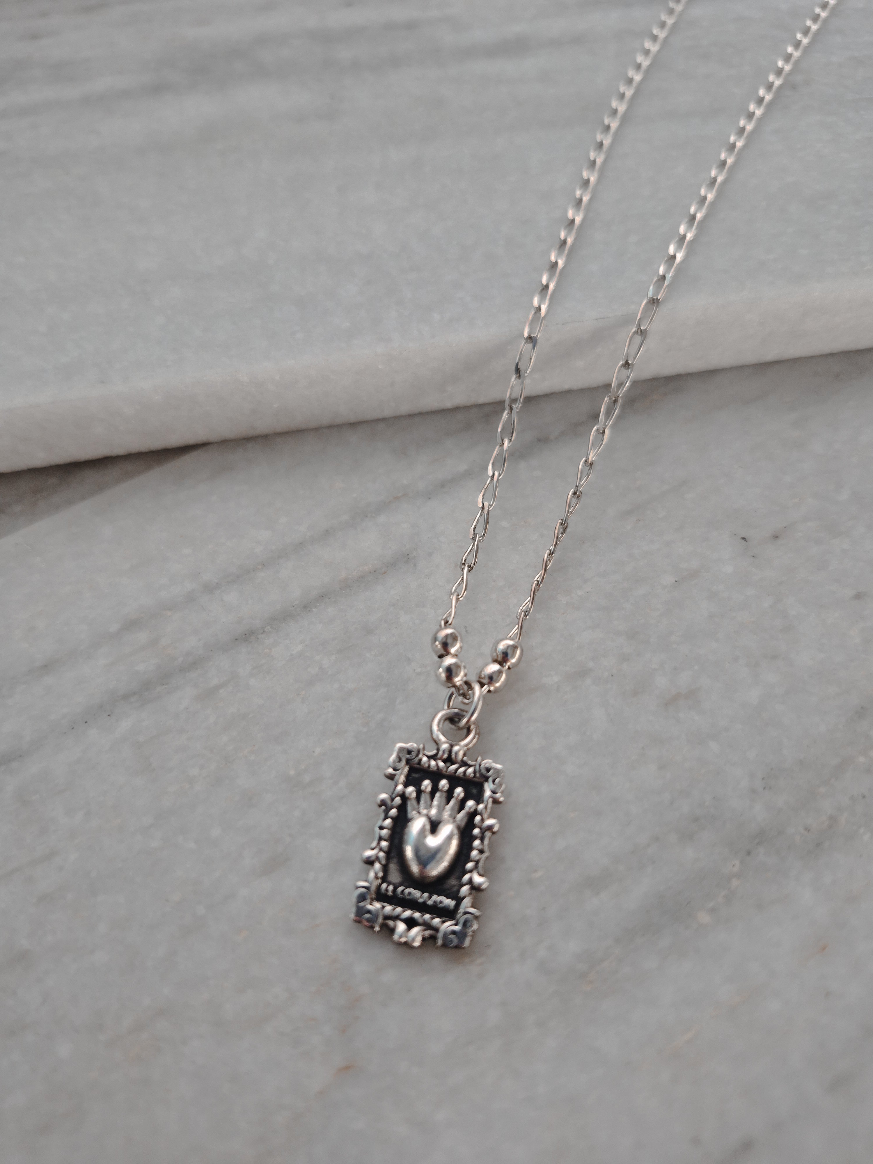 amor de raices necklace