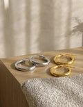 Pure form plain hoops