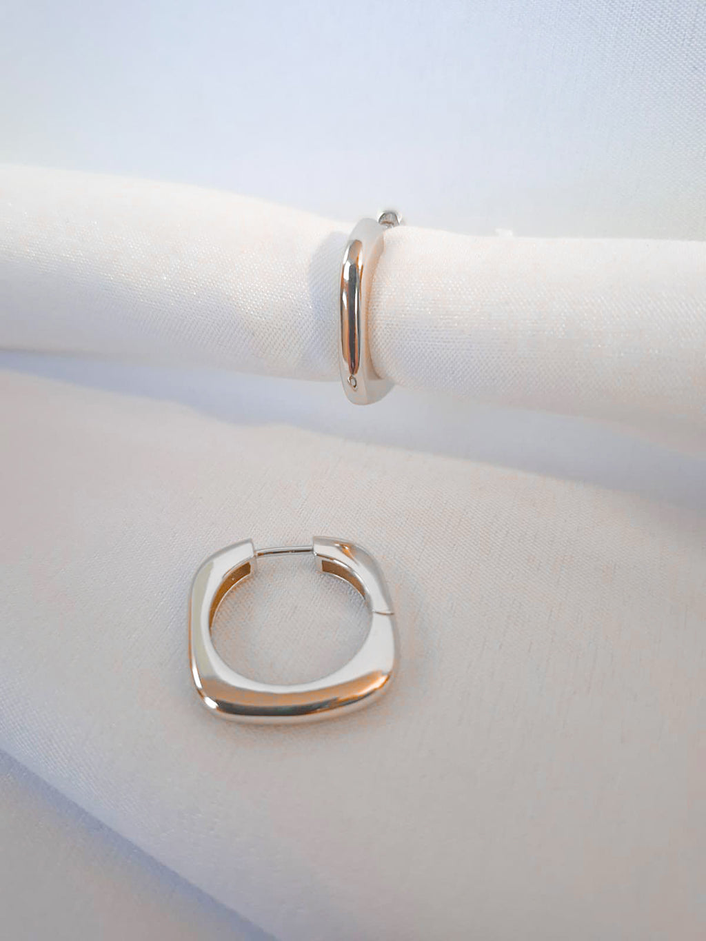 Soft square hoops Silver